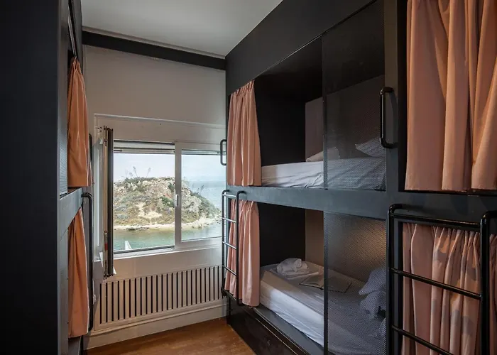 Bedwave Seaside Mansion